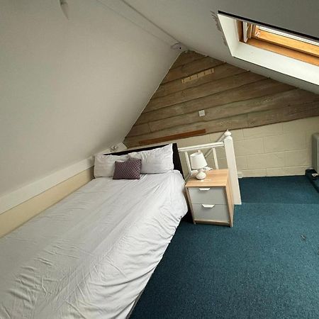 ホテル Shared House In Chakeshill Drive ブリストル エクステリア 写真