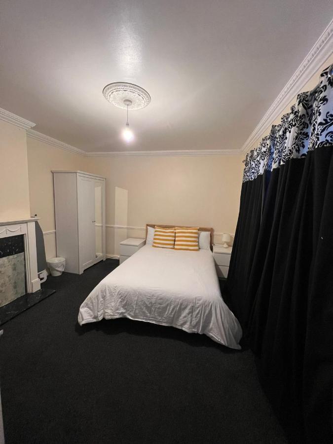 ホテル Shared House In Chakeshill Drive ブリストル エクステリア 写真