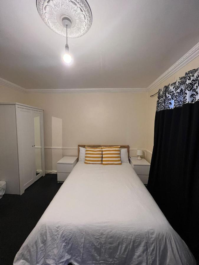 ホテル Shared House In Chakeshill Drive ブリストル エクステリア 写真